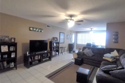 Condominio en venta en Sunrise, Florida, 2 dormitorios, 127.28 m2 № 1117758 - foto 13