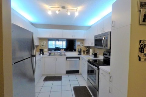 Condo in Sunrise, Florida, 2 bedrooms  № 1117758 - photo 21