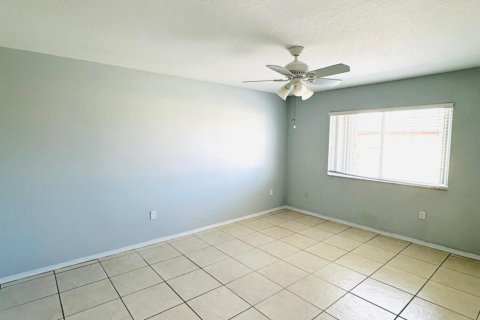 Townhouse in Miami, Florida 4 bedrooms, 181.53 sq.m. № 1117760 - photo 9