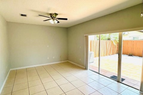 Townhouse in Miami, Florida 4 bedrooms, 181.53 sq.m. № 1117760 - photo 12