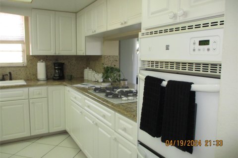 House in Pembroke Pines, Florida 4 bedrooms, 170.94 sq.m. № 1151707 - photo 17