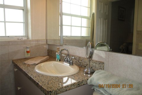 House in Pembroke Pines, Florida 4 bedrooms, 170.94 sq.m. № 1151707 - photo 6