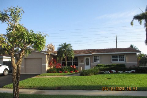 Casa en venta en Pembroke Pines, Florida, 4 dormitorios, 170.94 m2 № 1151707 - foto 1