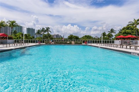 Condo in Aventura, Florida, 2 bedrooms  № 1119429 - photo 22