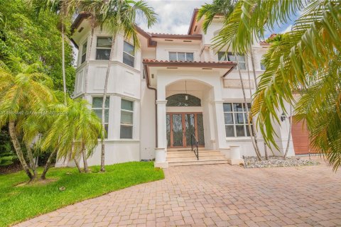 Villa ou maison à vendre à North Miami Beach, Floride: 5 chambres, 565.96 m2 № 1117147 - photo 2