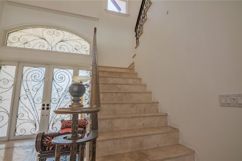 House in North Miami Beach, Florida 5 bedrooms, 565.96 sq.m. № 1117147 - photo 30