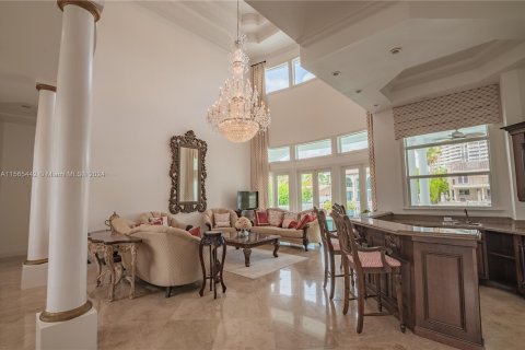 Villa ou maison à vendre à North Miami Beach, Floride: 5 chambres, 565.96 m2 № 1117147 - photo 7