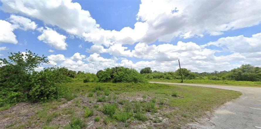 Land in LaBelle, Florida № 933580