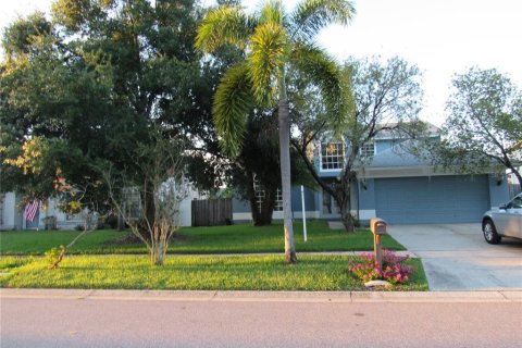 Casa en venta en Tampa, Florida, 4 dormitorios, 218.13 m2 № 1370315 - foto 1