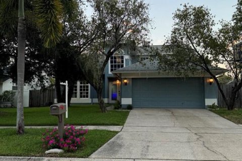 House in Tampa, Florida 4 bedrooms, 218.13 sq.m. № 1370315 - photo 3