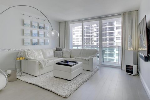 Condominio en venta en Hollywood, Florida, 1 dormitorio, 82.03 m2 № 1147254 - foto 7