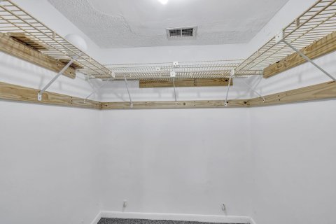 Condominio en venta en Tamarac, Florida, 1 dormitorio, 69.68 m2 № 1102172 - foto 9