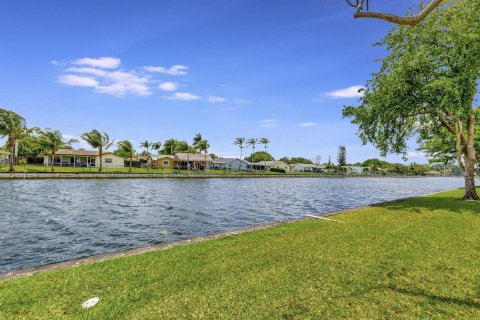 Condominio en venta en Tamarac, Florida, 1 dormitorio, 69.68 m2 № 1102172 - foto 2