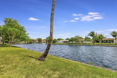 Condo in Tamarac, Florida, 1 bedroom  № 1102172 - photo 3