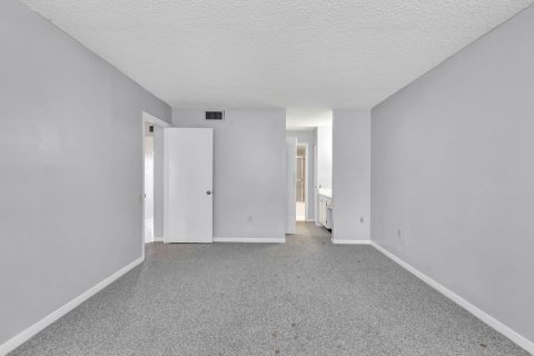 Condominio en venta en Tamarac, Florida, 1 dormitorio, 69.68 m2 № 1102172 - foto 11