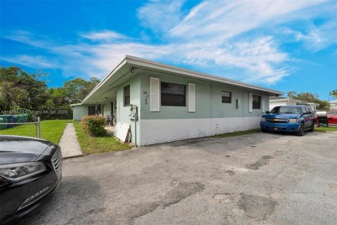 Commercial property in Miami, Florida 288.46 sq.m. № 1399509 - photo 3