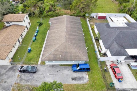 Commercial property in Miami, Florida 288.46 sq.m. № 1399509 - photo 27