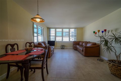 Condominio en venta en Miami Beach, Florida, 2 dormitorios, 110.55 m2 № 1399469 - foto 16