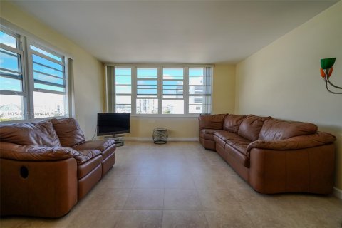 Condominio en venta en Miami Beach, Florida, 2 dormitorios, 110.55 m2 № 1399469 - foto 15