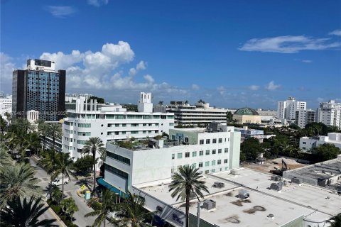 Condo in Miami Beach, Florida, 2 bedrooms  № 1399469 - photo 5