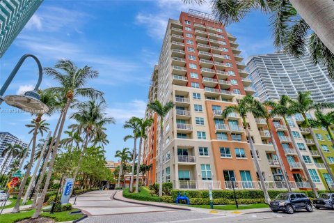 Condo in Miami, Florida, 1 bedroom  № 1399507 - photo 22