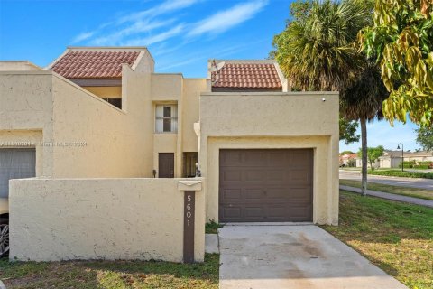 Touwnhouse à vendre à Lauderhill, Floride: 3 chambres, 190.45 m2 № 1179296 - photo 2