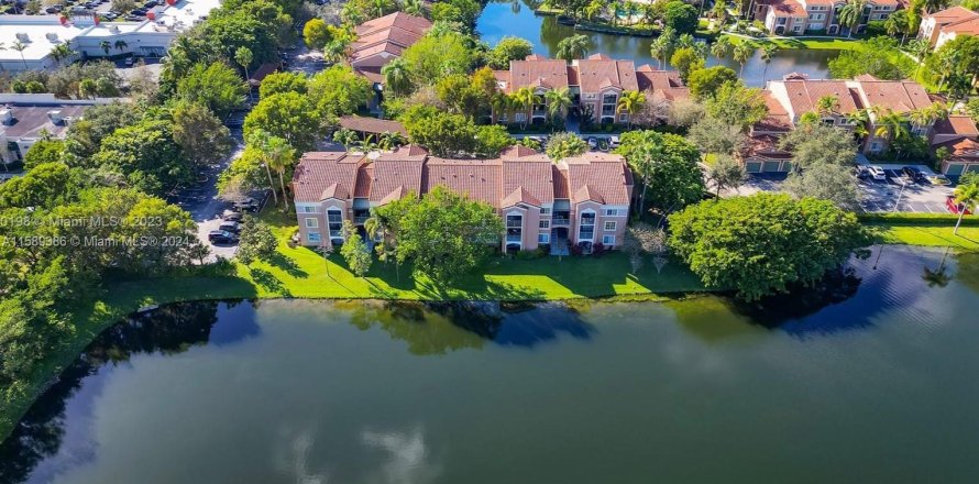 Condominio en Coconut Creek, Florida, 2 dormitorios  № 1179295