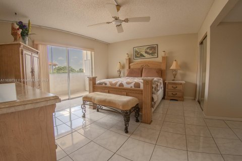 Copropriété à vendre à Sunrise, Floride: 2 chambres, 99.78 m2 № 1324485 - photo 11