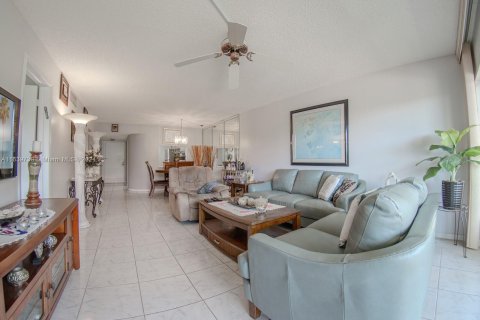 Copropriété à vendre à Sunrise, Floride: 2 chambres, 99.78 m2 № 1324485 - photo 2