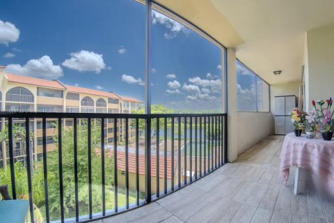 Copropriété à vendre à Sunrise, Floride: 2 chambres, 99.78 m2 № 1324485 - photo 6