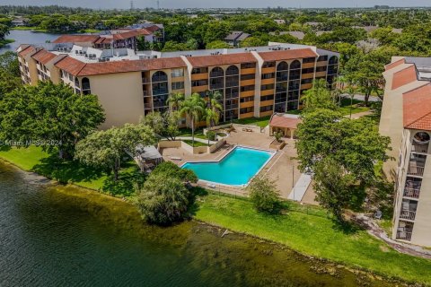 Copropriété à vendre à Sunrise, Floride: 2 chambres, 99.78 m2 № 1324485 - photo 28