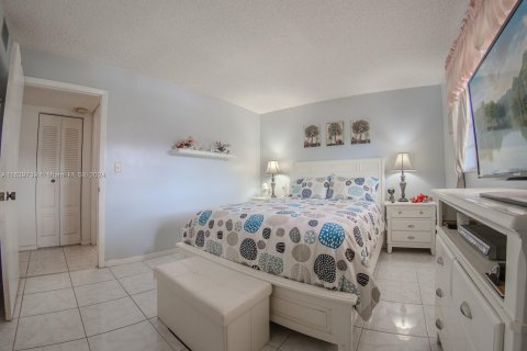 Copropriété à vendre à Sunrise, Floride: 2 chambres, 99.78 m2 № 1324485 - photo 20