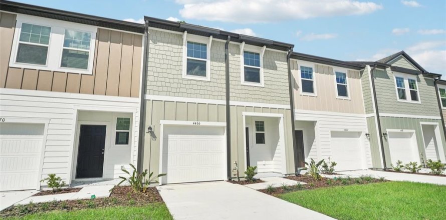 Townhouse in Land O' Lakes, Florida 2 bedrooms, 128.86 sq.m. № 1416101