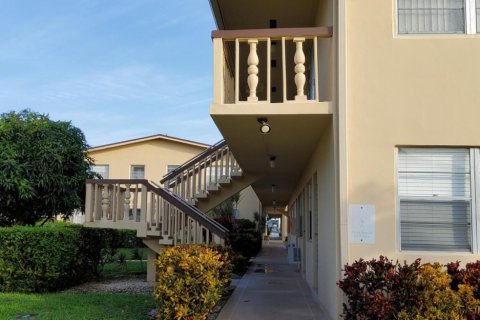 Condo in West Palm Beach, Florida, 1 bedroom  № 939014 - photo 22