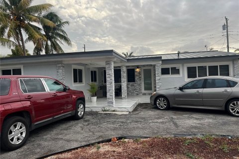 Villa ou maison à vendre à Miami Gardens, Floride: 6 chambres, 183.67 m2 № 1378735 - photo 5