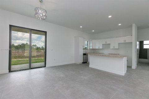Villa ou maison à vendre à Lehigh Acres, Floride: 3 chambres, 138.52 m2 № 568305 - photo 14