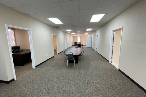 Immobilier commercial à louer à Tampa, Floride: 457.08 m2 № 861816 - photo 12