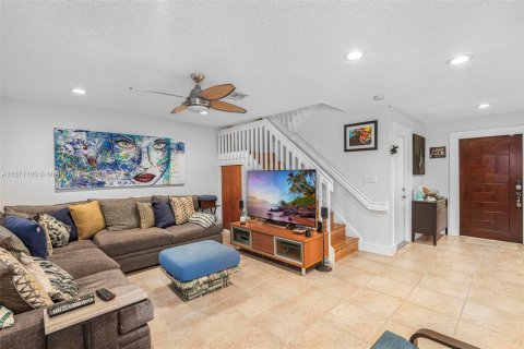 Touwnhouse à vendre à Miami, Floride: 4 chambres, 165.37 m2 № 1394785 - photo 8