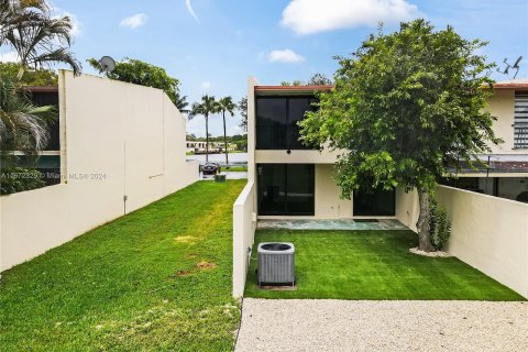 Touwnhouse à vendre à Miami, Floride: 3 chambres, 156.08 m2 № 1394834 - photo 6