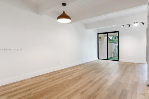 Touwnhouse à vendre à Miami, Floride: 3 chambres, 156.08 m2 № 1394834 - photo 13