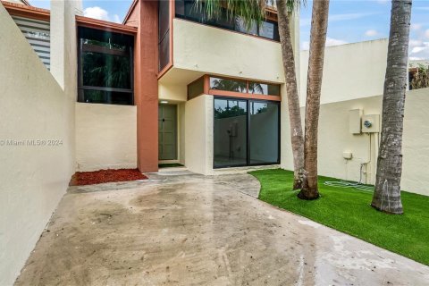 Touwnhouse à vendre à Miami, Floride: 3 chambres, 156.08 m2 № 1394834 - photo 3