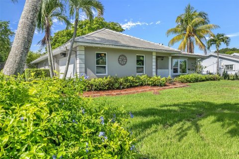 House in Coral Springs, Florida 3 bedrooms, 151.52 sq.m. № 1310372 - photo 3