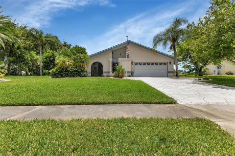 Villa ou maison à vendre à North Port, Floride: 3 chambres, 231.42 m2 № 1265545 - photo 4