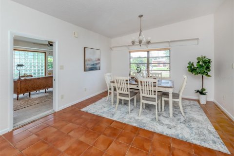 Villa ou maison à vendre à North Port, Floride: 3 chambres, 175.21 m2 № 1265549 - photo 6