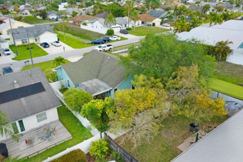 House in Jupiter, Florida 3 bedrooms, 133.04 sq.m. № 1081664 - photo 27