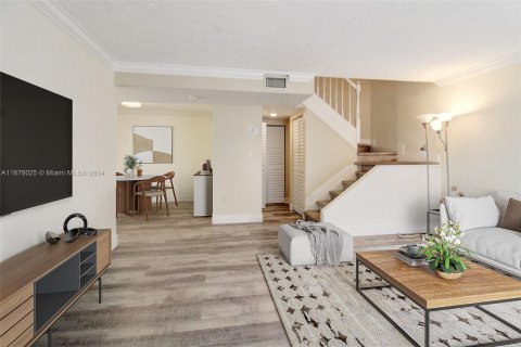 Condo in Miami, Florida, 3 bedrooms  № 1399951 - photo 7