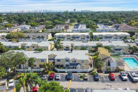 Condo in Miami, Florida, 3 bedrooms  № 1399951 - photo 23