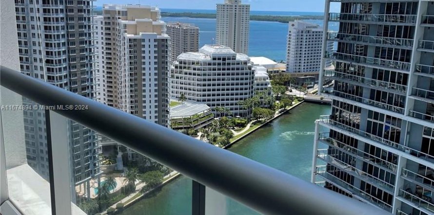 Condominio en Miami, Florida, 2 dormitorios  № 1399992