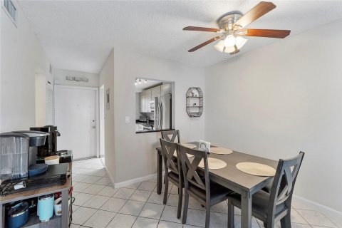 Copropriété à vendre à Fort Lauderdale, Floride: 2 chambres, 90.58 m2 № 1096390 - photo 13