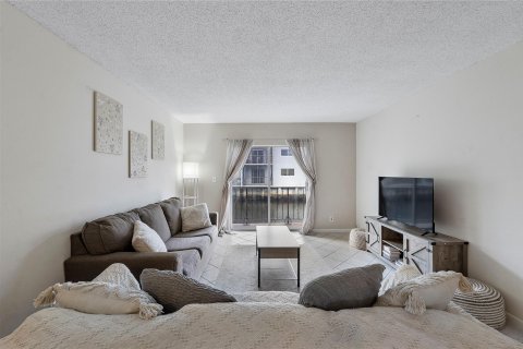 Condo in Fort Lauderdale, Florida, 2 bedrooms  № 1096390 - photo 15